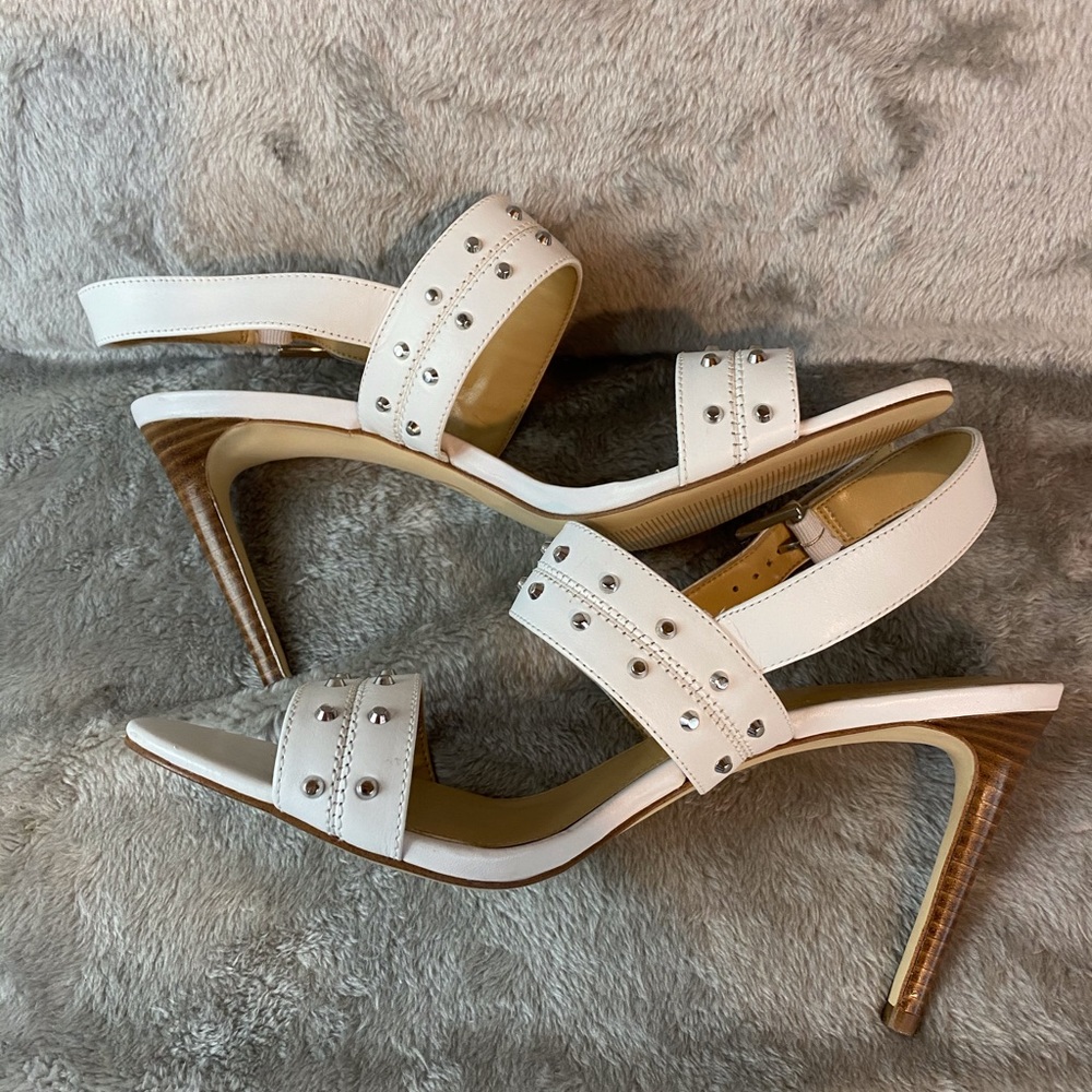 Michael Kor’s Leather Sandals - Picture 8 of 9